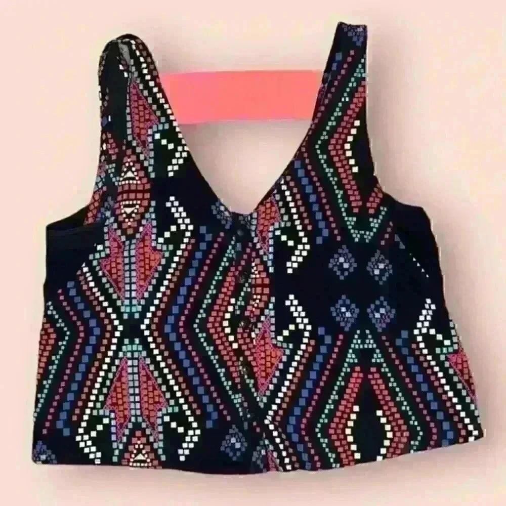 Xhilaration Geometric Crop Tank Top Black Medium Women's Sleeveless Shirt